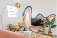 Retro Retreat: 1br home w/ WFH desk, livingroom, fire pit and no chores!