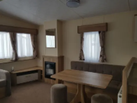 8 Berth Caravan with Spacious enclosed garden Hotel di Burnham-on-Sea