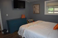 Recently remodeled Nauvoo home, 7 acres on the river