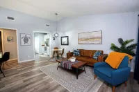 Quiet Tarpons Springs Unit Close to Everything the City has to Offer!