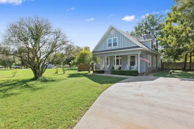 1940's Shiplap Charmer Close to Downtown Waco! PET FRIENDLY!
