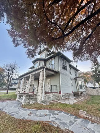 Charming 19th Century Victorian 4 Bedroom in Downtown Webb City!