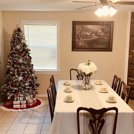Modern Updated Family HOME Отели в г. Лафкин