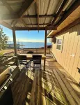 Private lakefront home with amazing views! - Homestays