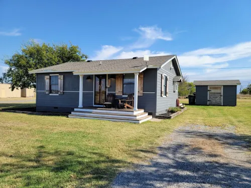 Gorgeous Two Bedroom Modern Farmhouse Cottage