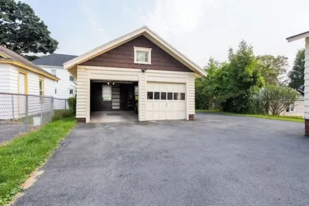 The Retreat on James - 10 mins to Downtown, Mall, SU!