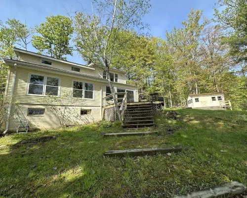 Lake House Hotels in Ulysses