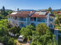 Angela Hotel & Apartments Hotel a Limni