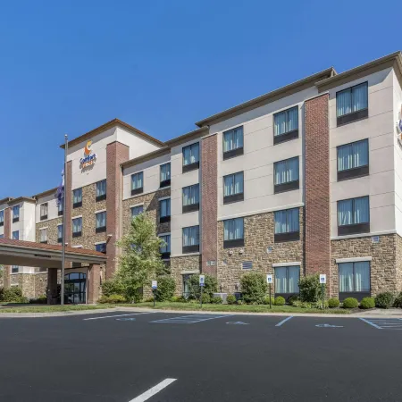 Comfort Suites Bridgeport - Clarksburg