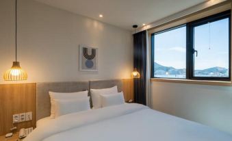 Hound Hotel Tongyeong Hangnam Branch