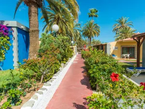 HL Miraflor Suites Hotel