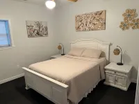 Cozy Modern House Near Interstate, Amusement Parks, Hospital, 20 Min from Beach