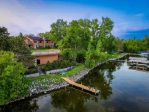 Breezy Hills - unit 2; Lake Bemidji, King bd, Kayaks, PB Trail! Hotels in Bemidji