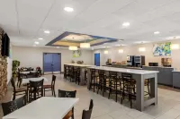 亞特蘭大坎伯蘭/蓋勒里亞貝斯特韋斯特飯店 - 早餐