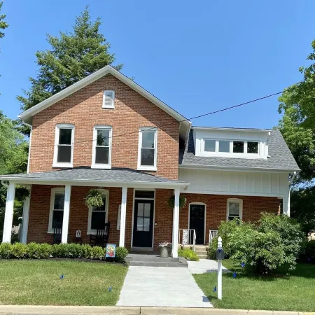 Vintage, restored home w/ pool, hot tub & courtyard-just blocks to town & beach