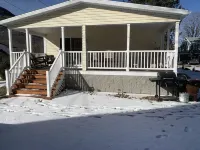 LOCATION! LOCATION!! WALK TO FESTIVALS AND HUNTER MOUNTAIN!!!!