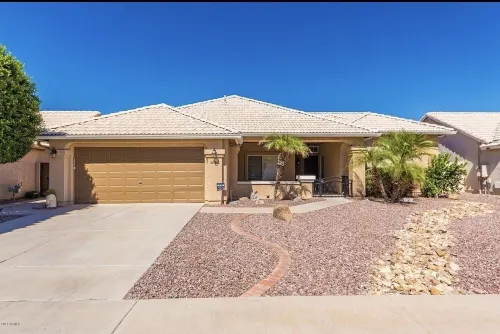 Your perfect AZ getaway with putting green and optional HEATED private pool!