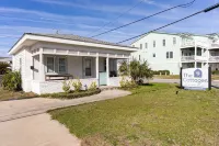 Kure Cabana~Cottages @ Kure~ Beach, Fishing, Pool, Walk to Pier, Parking