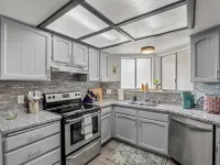 25 Mins to Yosemite - Hot Tub - BBQ - Walk to Town