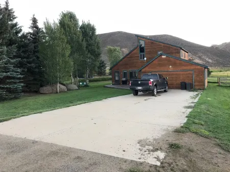 Nice Gunnison Getaway