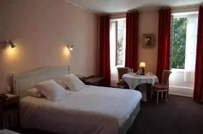 Hotel de Bourgogne Các khách sạn gần Haras National de Cluny