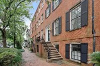 Savannah's Jewel On Jones Street. 3 Bedroom, 2 bathroom condo.