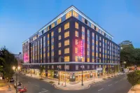 Hampton Inn and Suites by Hilton Portland-Pearl District Hotel a 