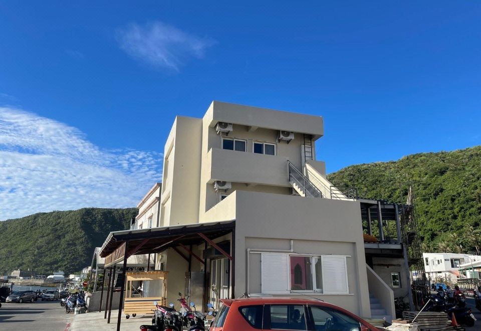 1. 그랜드 웨일 B..