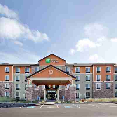 Holiday Inn Express & Suites NEWPORT by IHG Hotel Exterior
