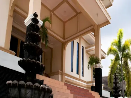 King Hotel Отели в г. Wates