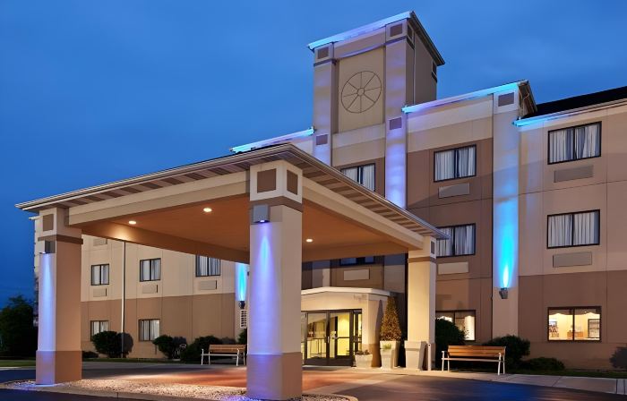 Holiday Inn Express ADRIAN by IHG