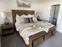 New! Desert LUX Oasis LARGE POOL SPA BBQ FIRE-PIT Hotels in Fort Mohave