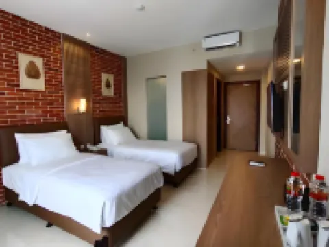 Lynn Hotel Mojokerto โรงแรมในMagersari
