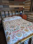 Log Cabin Sleeps 2-7  Base of Beartooth Mtn Near Cody WY & Yellowstone Natl Park