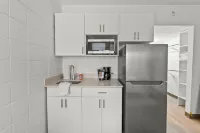 Stay Downtown, Free Gated Parking, Renovated Studio! 524