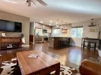 Welcome to Red Pine Retreat, your mountain getaway! Hotels in Pine