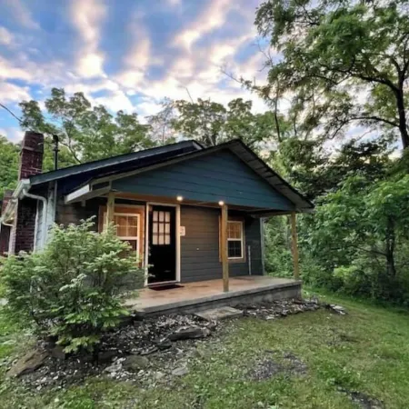 Cozy Country Home for all ATV Riders! Direct Access to Tackett and Royal Blue!
