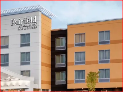 Fairfield Inn & Suites Weldon 웰던 호텔