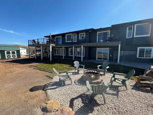 6 bedroom sleeps 22, Hot tub, and gorgeous view of Bear Lake, lots of amenities