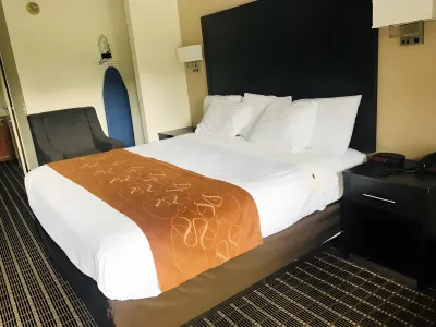Baymont by Wyndham Acworth Hotels near Durr Field