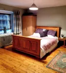 A Basement Apartment Hotels in Llansteffan