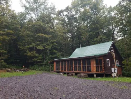 Escape to a Cozy Cabin Loft: Secluded and Serene Отели в г. Редфилд
