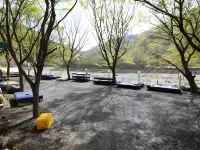 People with Good Mountains Hotels near Sinseonsa Temple