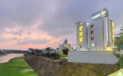 Kuber Inn Elite Hotels near Shivan Kovil & சிவன் கோவில்