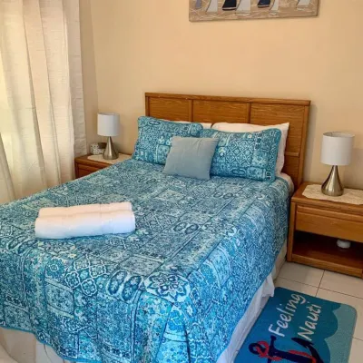 S4 BP Steps to Beach Hotels in West Bay