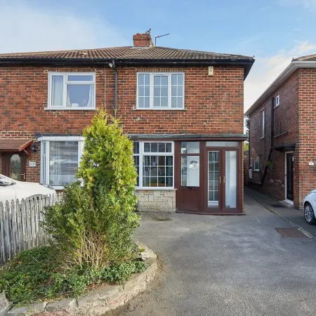2 Bed Derby House- Parking - Rolls Royce