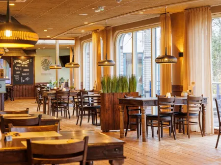 Forest Trails & Pool Nearby Отели в г. Borger