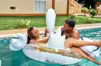 Valley Breeze Guest House - Pools