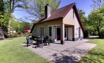 Cozy Holiday Home with Garden Near Zwolle