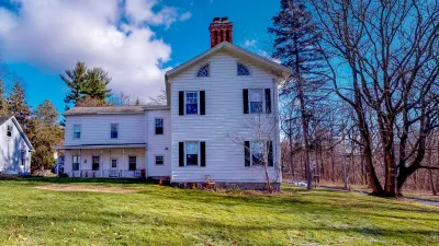 Gardner Farm Inn Hotels in Troy